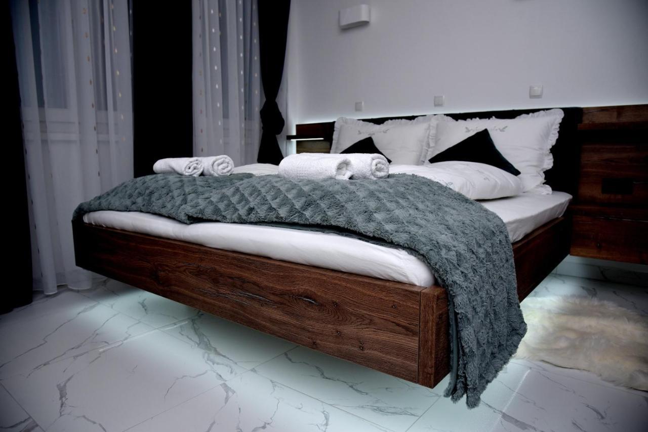 La Luna Premium Deluxe Apartment With Free Jacuzzi, Bikes & Covered Parking Nasice Eksteriør billede