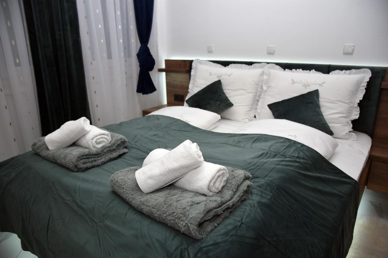 La Luna Premium Deluxe Apartment With Free Jacuzzi, Bikes & Covered Parking Nasice Eksteriør billede