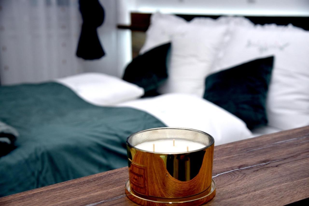 La Luna Premium Deluxe Apartment With Free Jacuzzi, Bikes & Covered Parking Nasice Eksteriør billede